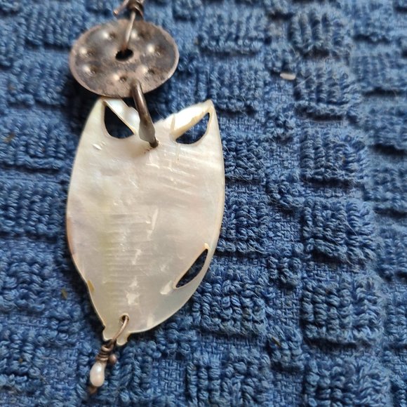 Vintage Mother of Pearl Earrings - Picture 2 of 4